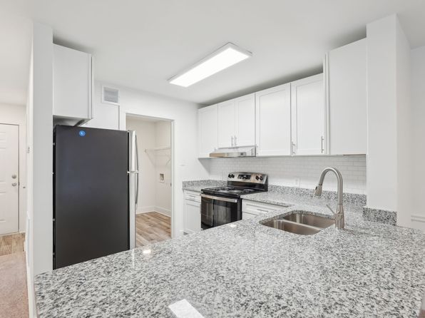 3250 Sweetwater Rd #2109