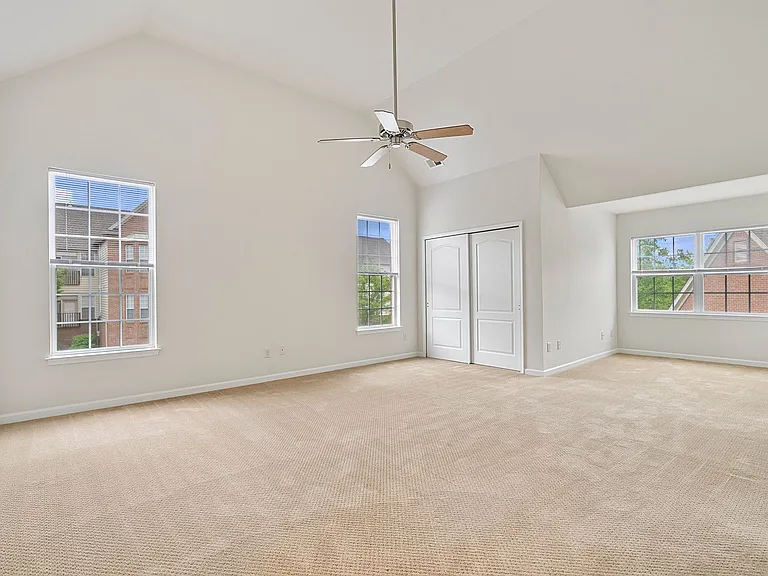 Barclay Square at Princeton Forrestal — Photo 136