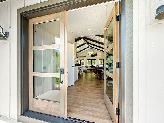 5th image of 10648 Cove Ln #1