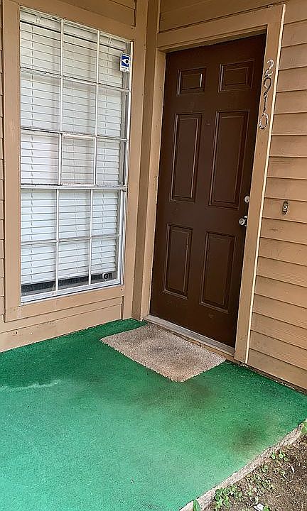 2nd image of 10555 Turtlewood Ct Unit 2910