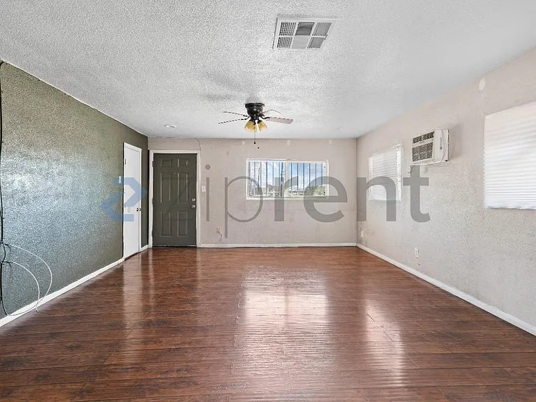 1209 H St — Photo 5