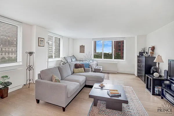 Rented by Compass | media 13