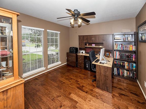 4th image of 6164 Blackburn Ct