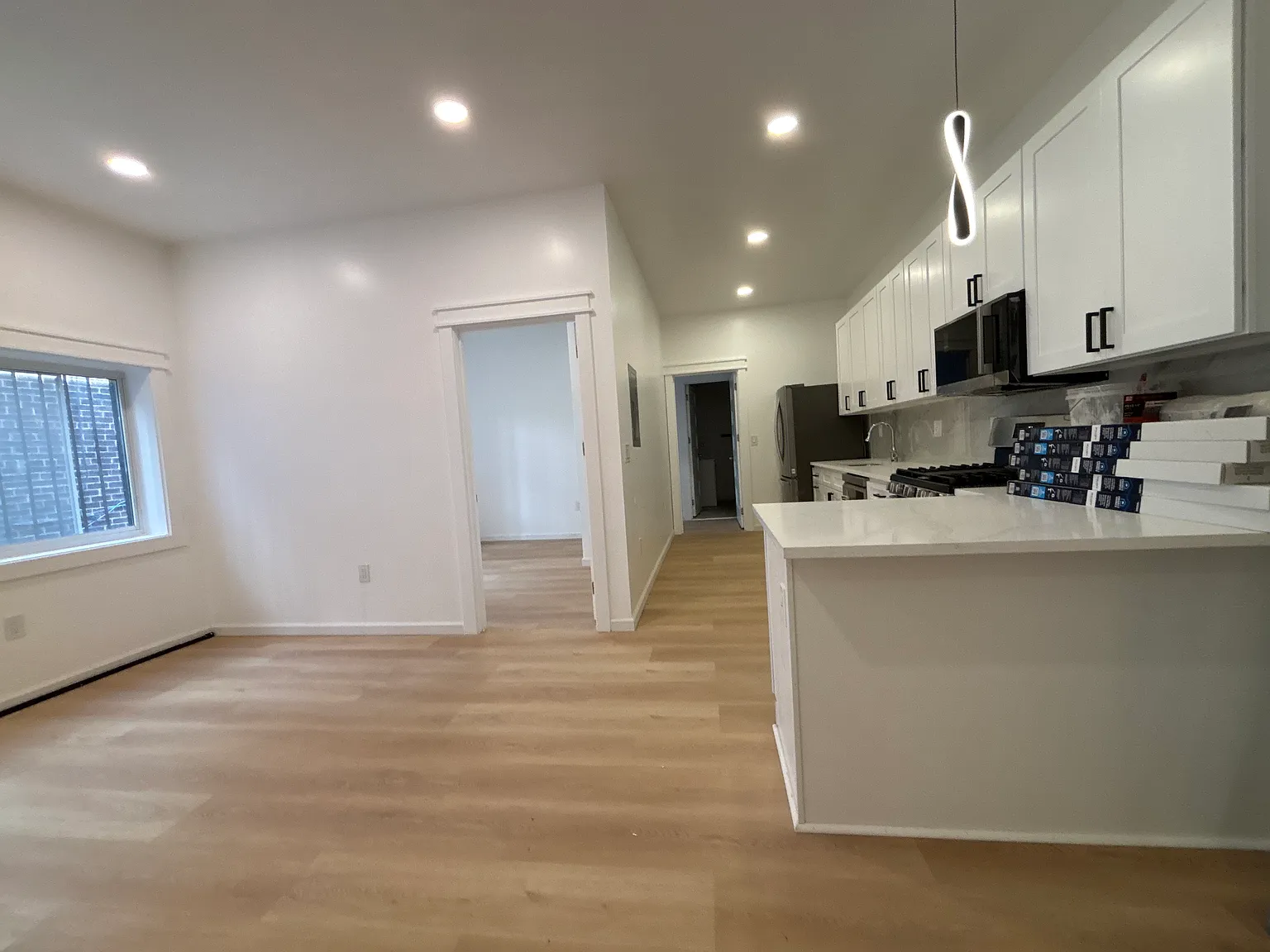 2516 Centre Ave — Photo 3