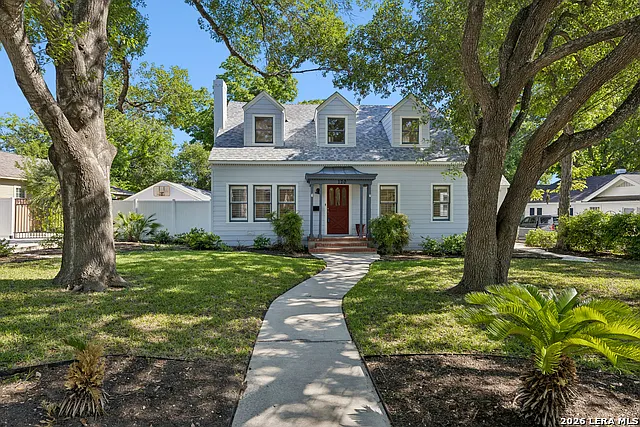 120 Lamont Ave — Photo 1