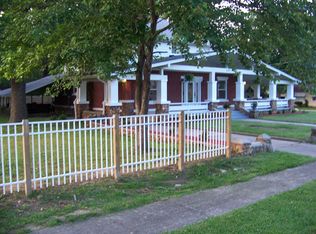 427 E Springfield St, Aurora, MO 65605