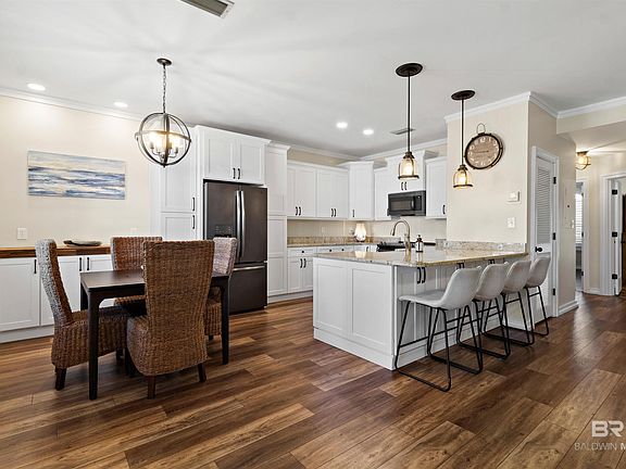 4th image of 3543 Bayou Rd APT 5