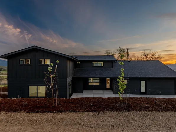 4691 Cherry Ln, Medford, OR 97504