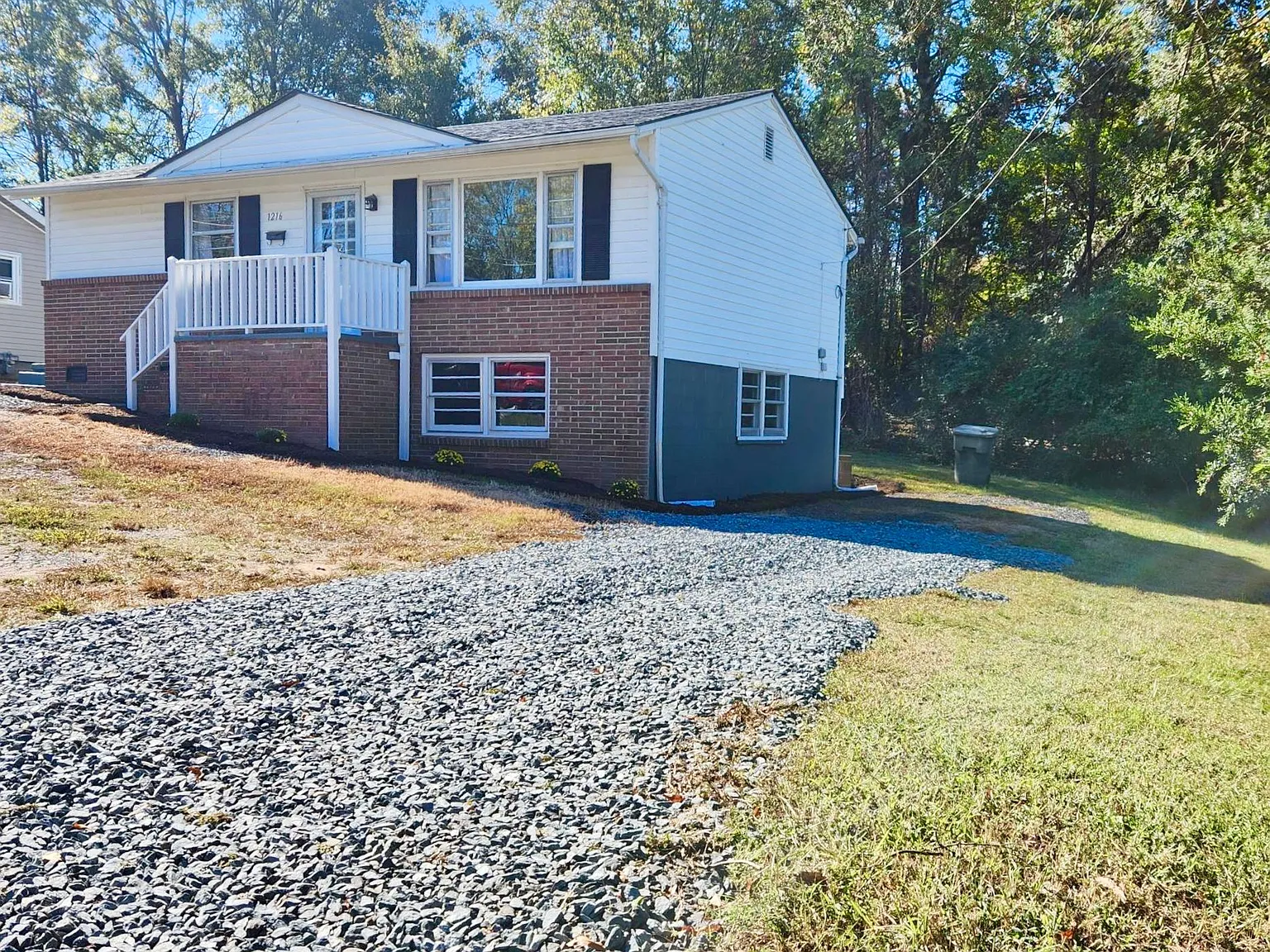 3 bed, 1222 sqft, $1,425 — Photo 4