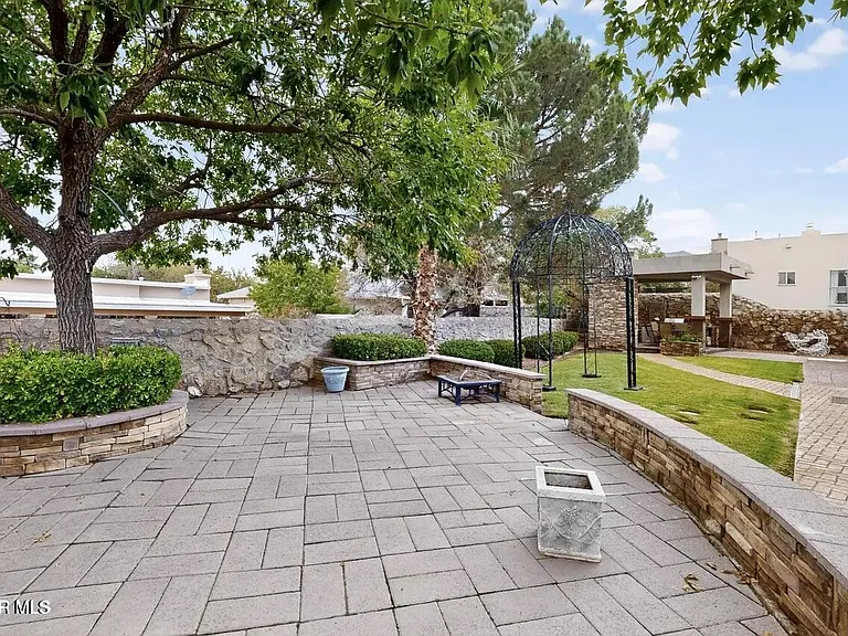 6909 Desert Canyon Dr — Photo 31