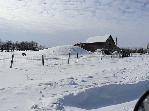 3rd image of 49310 Range Road 214