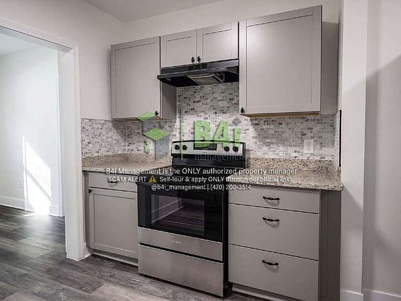 5th image of 1418 E 10th St