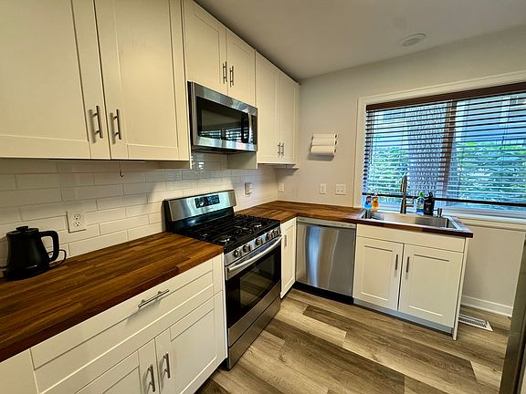 4th image of 4627 Izard St