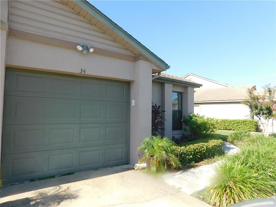 1st image of 34 Lakepointe Cir