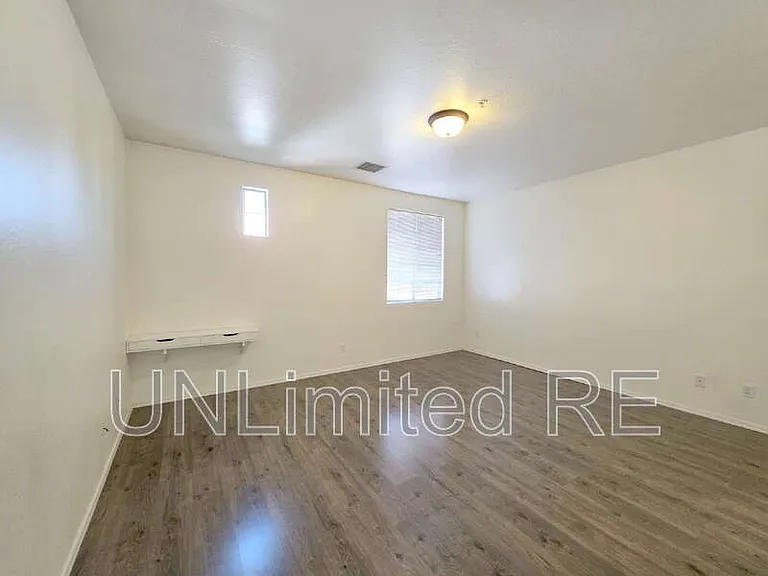 1151 S 16th Pl — Photo 19