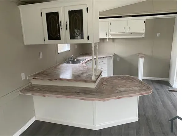 98 Beechwood Blvd, Pulaski, PA 16143