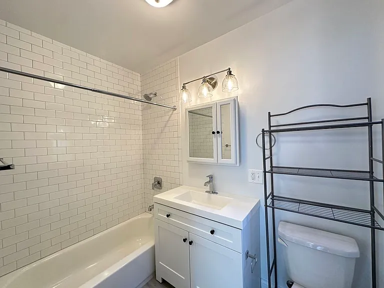 3409 W Fullerton Ave #B3 — Photo 19