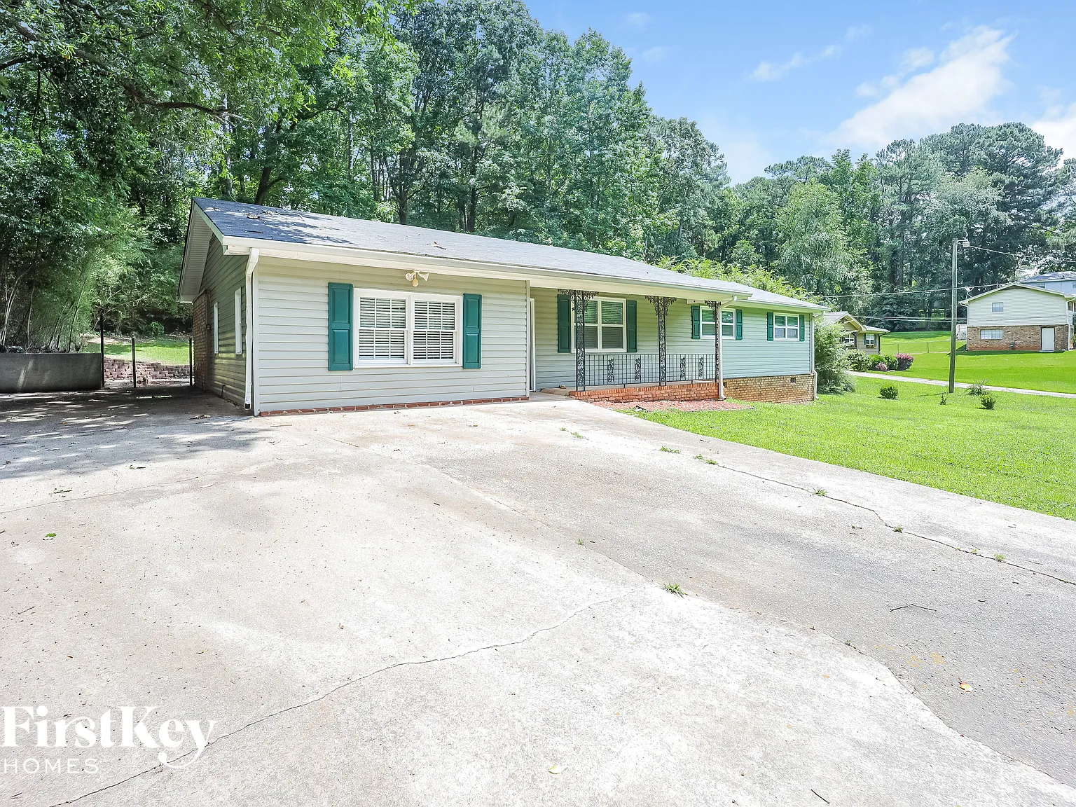 3 bed, 2.5 bath, 1680 sqft, $2,005 — Photo 2