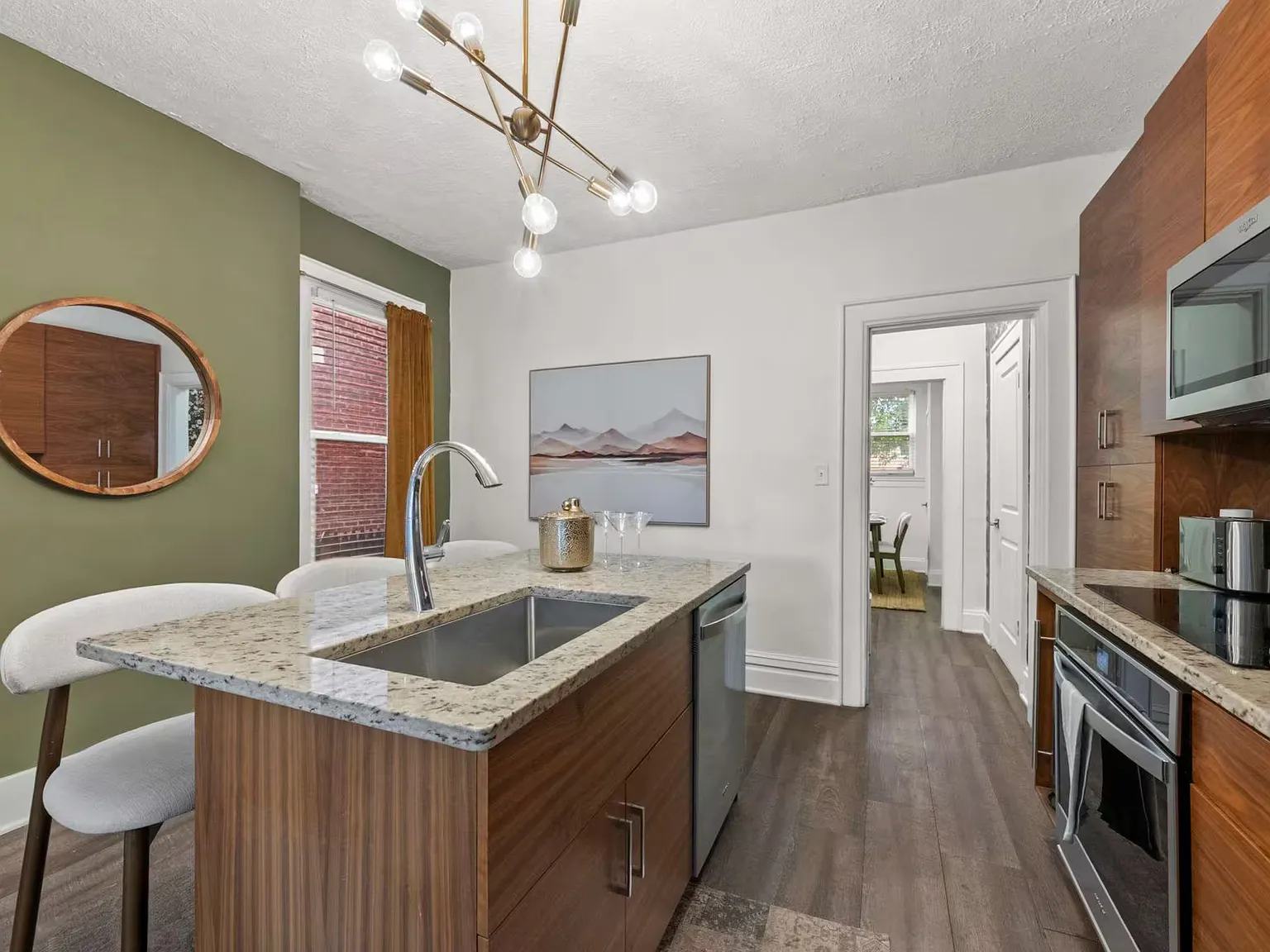 5 bed, 2632 sqft, $2,750 — Photo 3