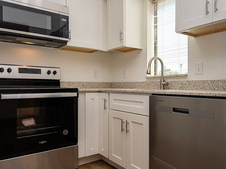 263 W Glenn St — Photo 8