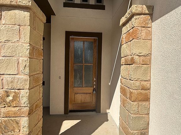 4th image of 15623 Fair Ln