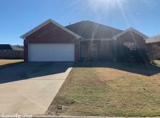 2555 Apple Blossom Ln, Conway, AR 72034