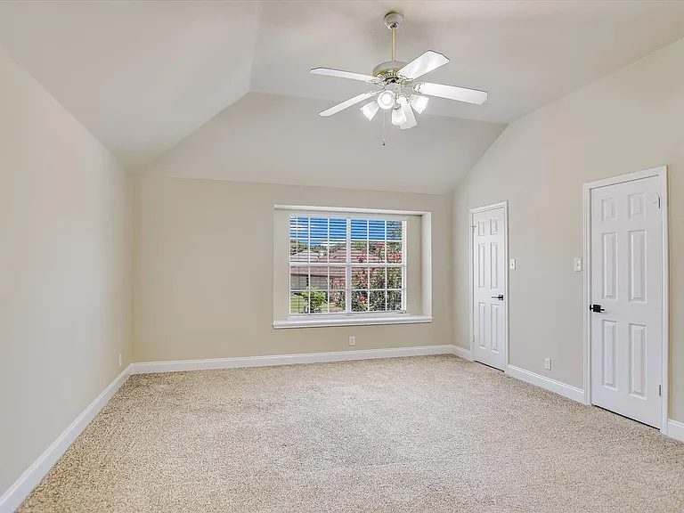 8111 Hawick Dr — Photo 11