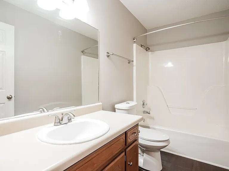 2826 Henderson Ln — Photo 15