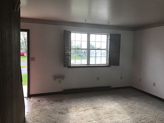 Family Room/Entrance 
