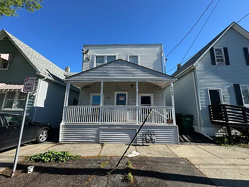 1320 E Lovejoy St Photo 1