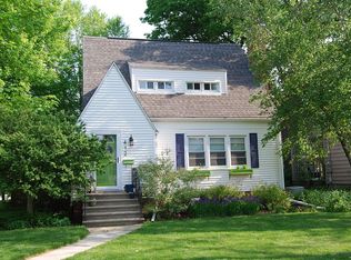412 W 12th St, Sterling, IL 61081