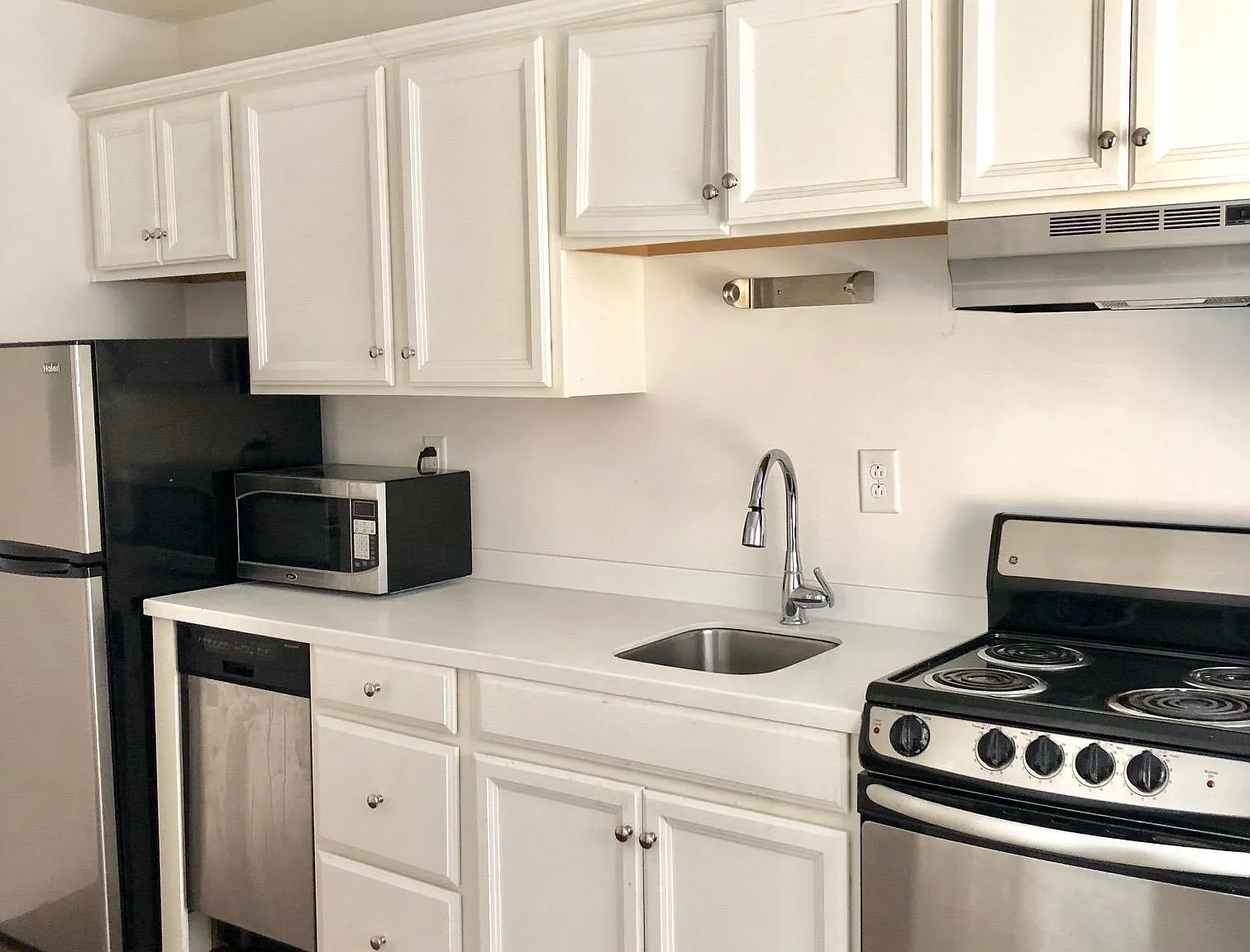 Louise Ave Apartments — Photo 3
