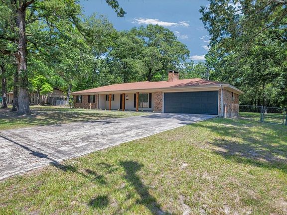 2nd image of 900 Edgewood Cir