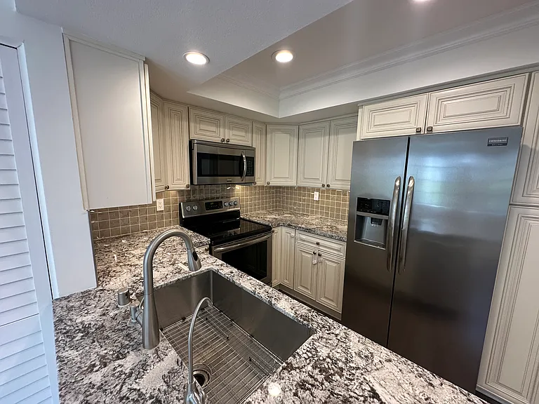 248 W Loraine St #201 — Photo 24