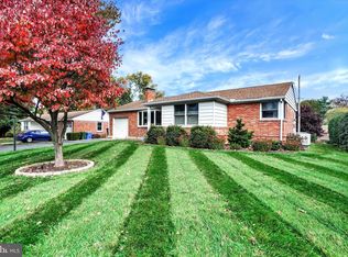 2453 Cambridge Rd, York, PA 17402