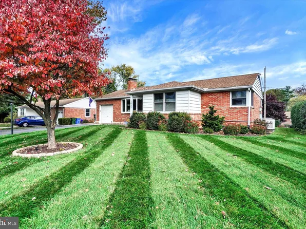 2453 Cambridge Rd, York, PA 17402