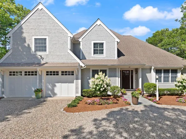 54 Greensward Circle, Mashpee, MA 02649