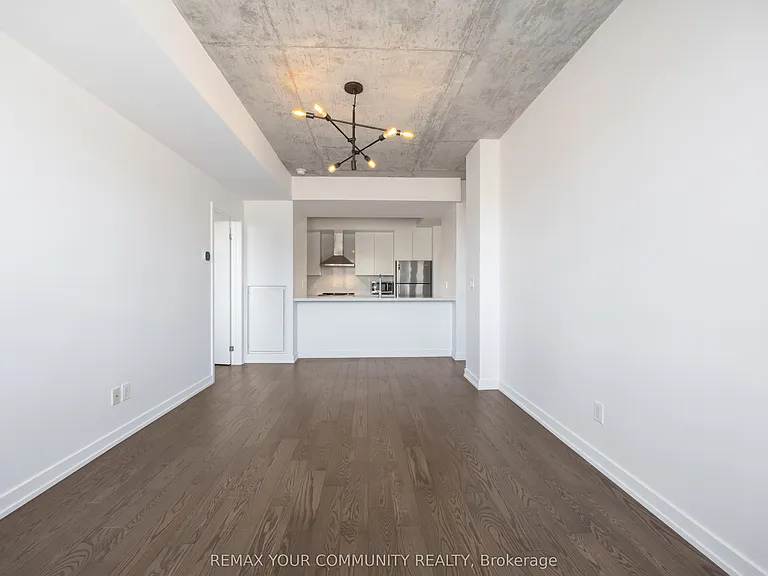 400 Wellington St W #1003 — Photo 8