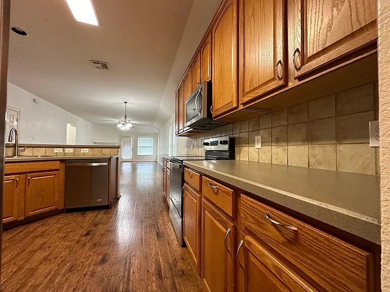 4717 Worchester Ln — Photo 8