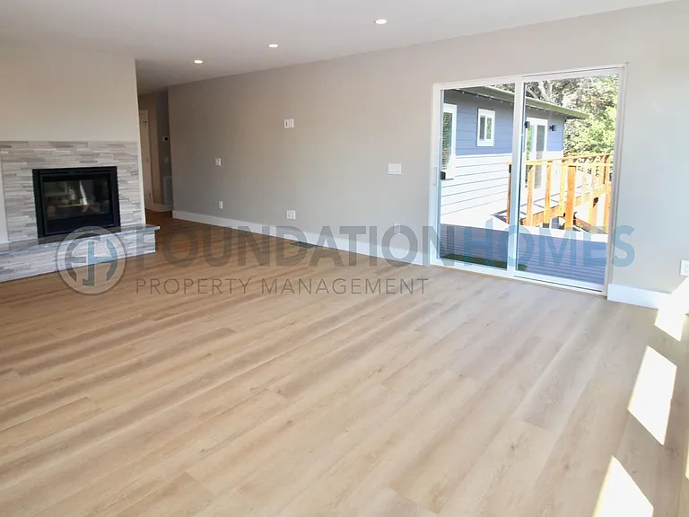 124 Esmeyer Dr — Photo 7