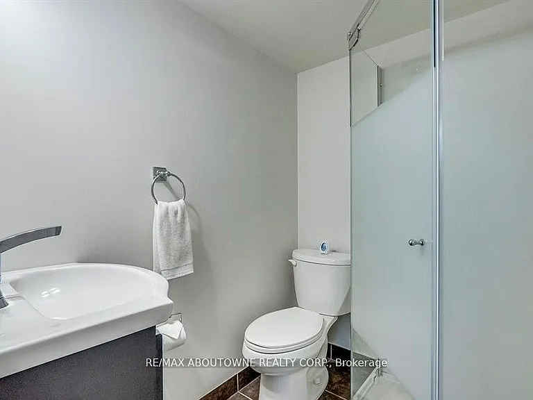 180 Mississauga Valley Blvd #1 — Photo 5