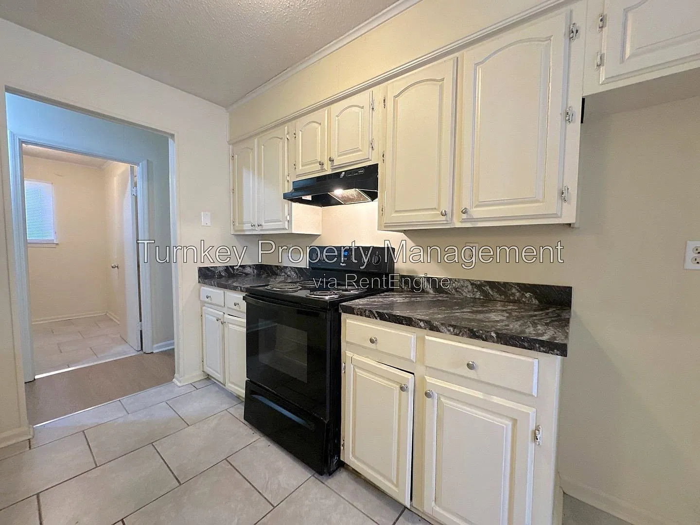 4 bed, 2.0 bath, 1892 sqft, $1,425 — Photo 2