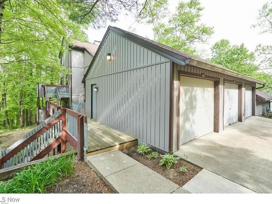 2130 Pinebrook Trl, Cuyahoga Falls, OH 44223