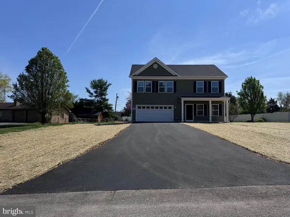 152 General Lee Ave, Inwood, WV 25428