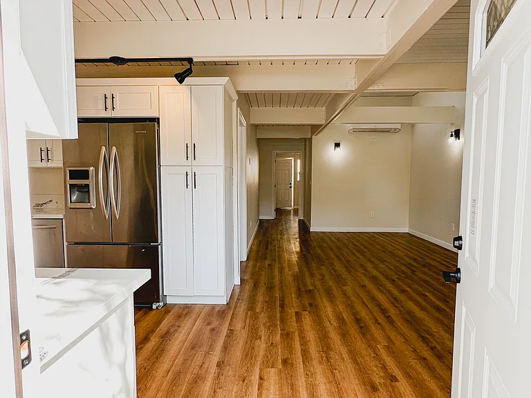 11571 Archwood St #11571 — Photo 13