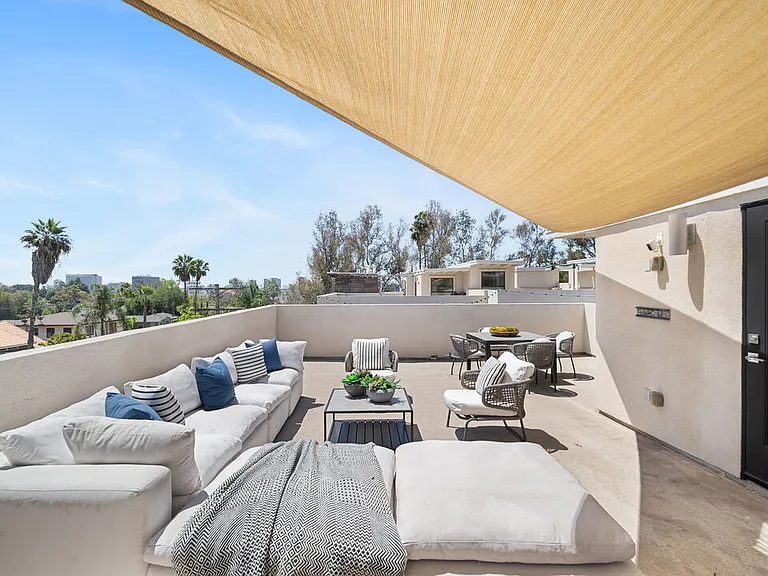 2111 N Cahuenga Blvd #1 — Photo 4