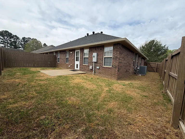 1584 N Willowbrook Dr — Photo 23