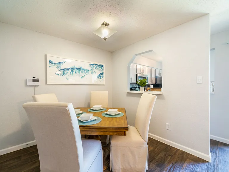Waterside Apartments — Photo 9