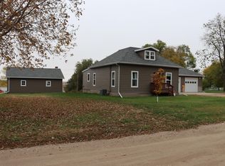 490 Commercial St N, Wessington, SD 57381