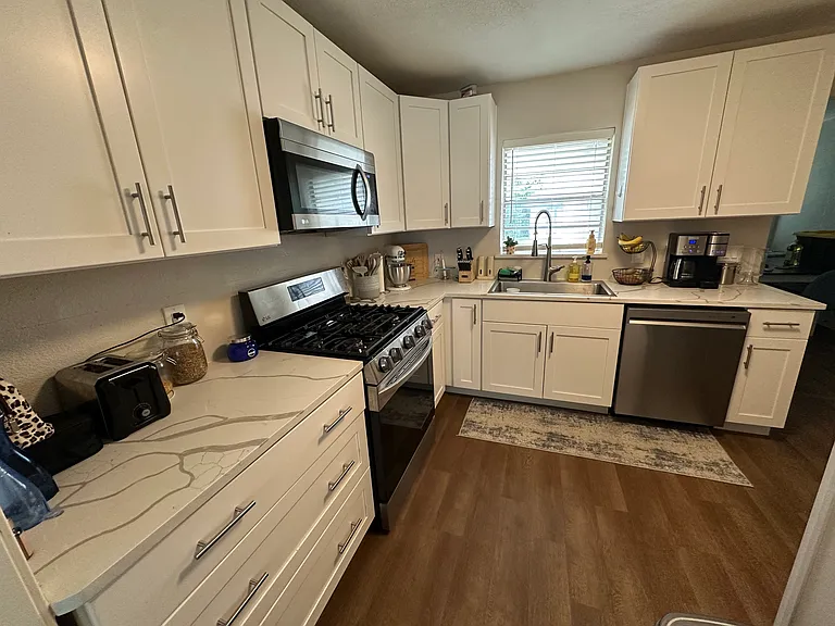 2519 Denison St — Photo 2